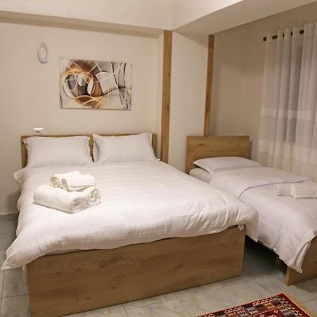 Krujë Modern Marvel Apartment מראה חיצוני תמונה