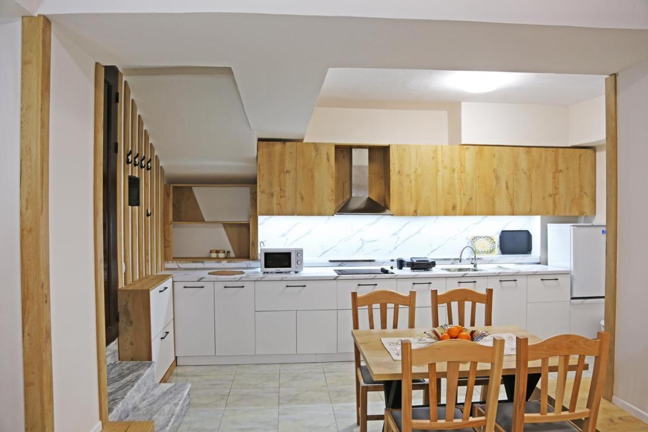 Krujë Modern Marvel Apartment מראה חיצוני תמונה