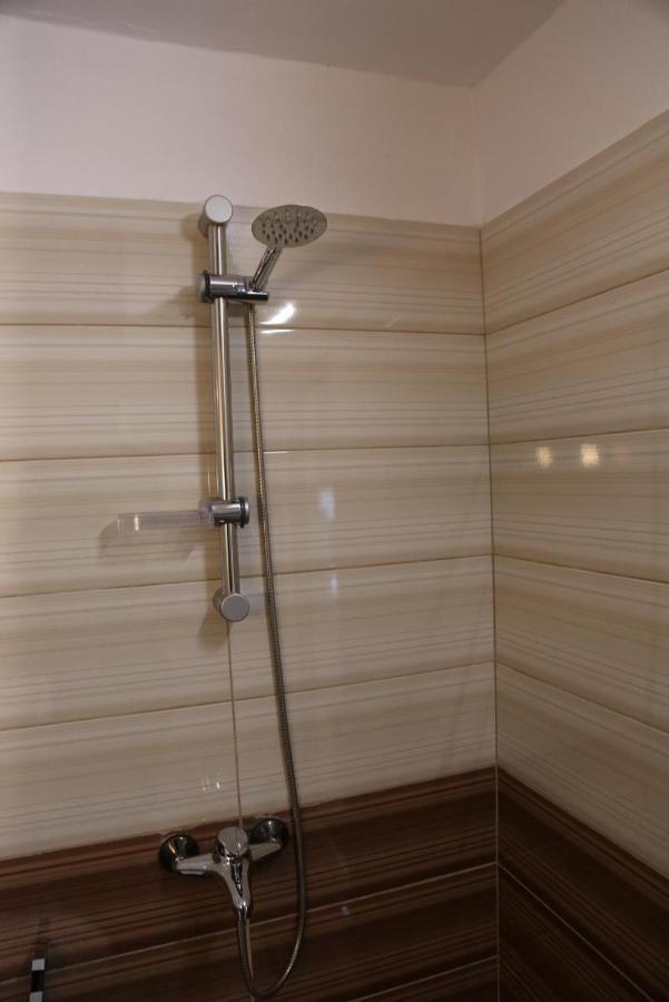 Krujë Modern Marvel Apartment מראה חיצוני תמונה