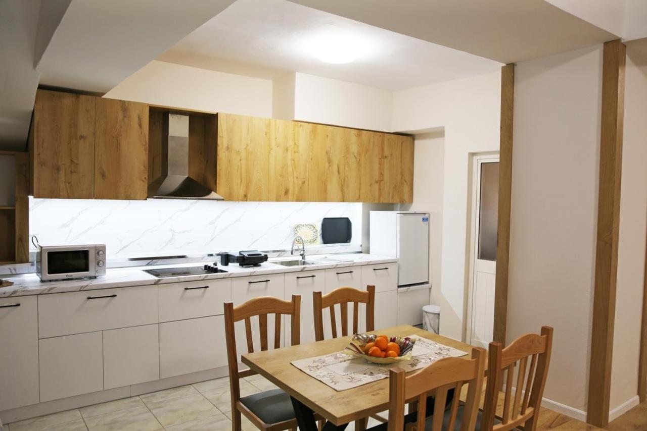 Krujë Modern Marvel Apartment מראה חיצוני תמונה